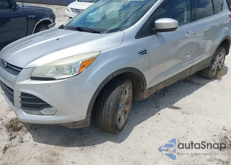 2014 Ford Escape Se z USA, uszkodzony, nr VIN 1FMCU9G9XEUD91390